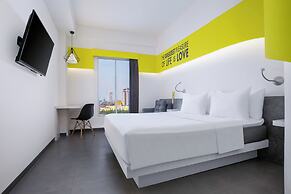 YELLO Hotel Jemursari Surabaya