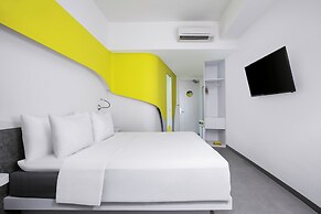 YELLO Hotel Jemursari Surabaya