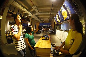 YELLO Hotel Jemursari Surabaya