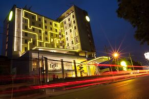 YELLO Hotel Jemursari - Surabaya