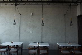 YELLO Hotel Jemursari Surabaya