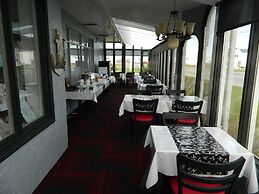 Le Pirate Motel & Camping