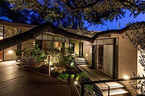 Frame Hotel - Treehouse (formerly Kimber Modern)