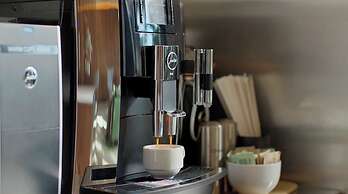 Frame Hotel - Treehouse (formerly Kimber Modern)