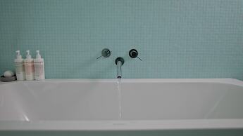 Frame Hotel - Treehouse (formerly Kimber Modern)