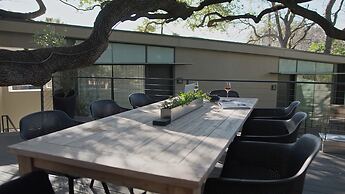 Frame Hotel - Treehouse (formerly Kimber Modern)