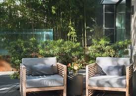 Frame Hotel - Treehouse (formerly Kimber Modern)