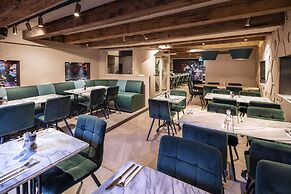 Mister Highland Hotel