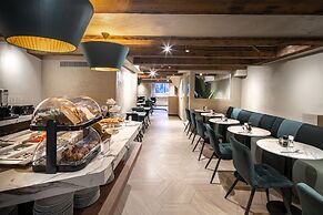 Mister Highland Hotel