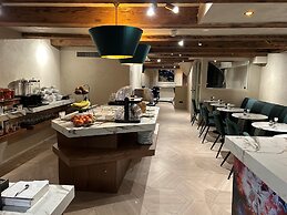 Mister Highland Hotel