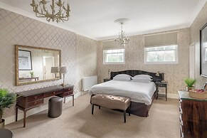 The Royal Hotel