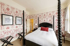 The Royal Hotel