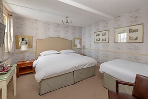 The Royal Hotel