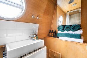 The Four Sisters Boatel