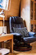 The Four Sisters Boatel