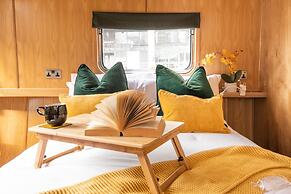 The Four Sisters Boatel