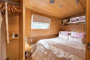 The Four Sisters Boatel