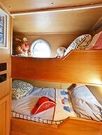 The Four Sisters Boatel