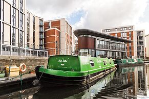 The Four Sisters Boatel