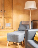 The Four Sisters Boatel