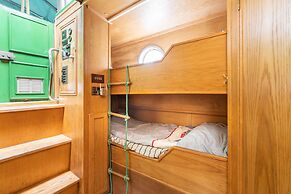 The Four Sisters Boatel