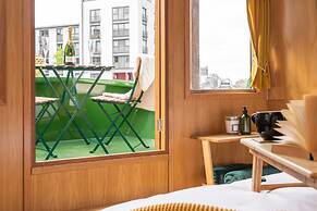 The Four Sisters Boatel