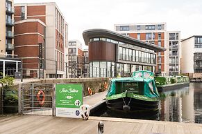 The Four Sisters Boatel