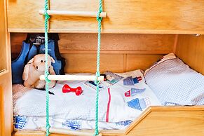 The Four Sisters Boatel