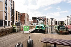 The Four Sisters Boatel