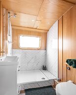 The Four Sisters Boatel