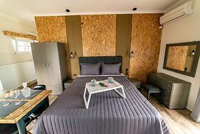 Gera Bay Studios and Apartments