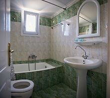 Gera Bay Studios and Apartments