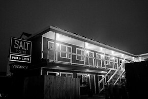 Salt Hotel & Pub
