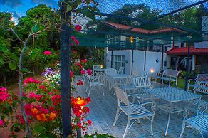 Villa Baywatch Rumassala