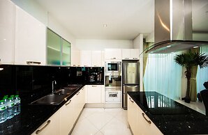 Hollywood Pool Villa Jomtien Pattaya