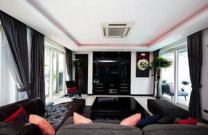 Hollywood Pool Villa Jomtien Pattaya