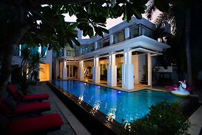 Hollywood Pool Villa Jomtien Pattaya