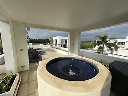 Hollywood Pool Villa Jomtien Pattaya