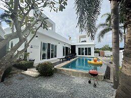 Hollywood Pool Villa Jomtien Pattaya