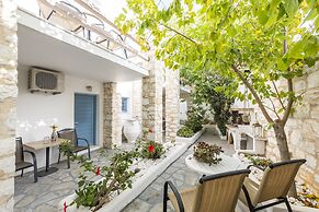 Alexandros Suites & Apartments