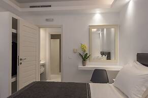 Alexandros Suites & Apartments