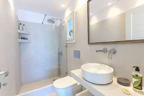 Alexandros Suites & Apartments