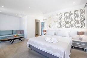 Alexandros Suites & Apartments