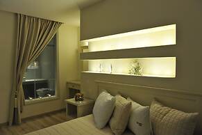 Alexandros Suites & Apartments