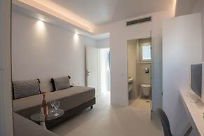 Alexandros Suites & Apartments