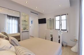 Alexandros Suites & Apartments