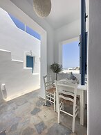 Alexandros Suites & Apartments