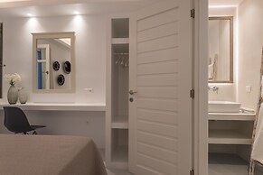 Alexandros Suites & Apartments