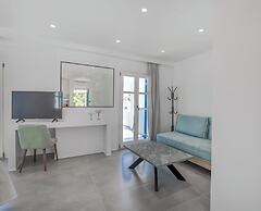 Alexandros Suites & Apartments