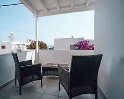 Alexandros Suites & Apartments